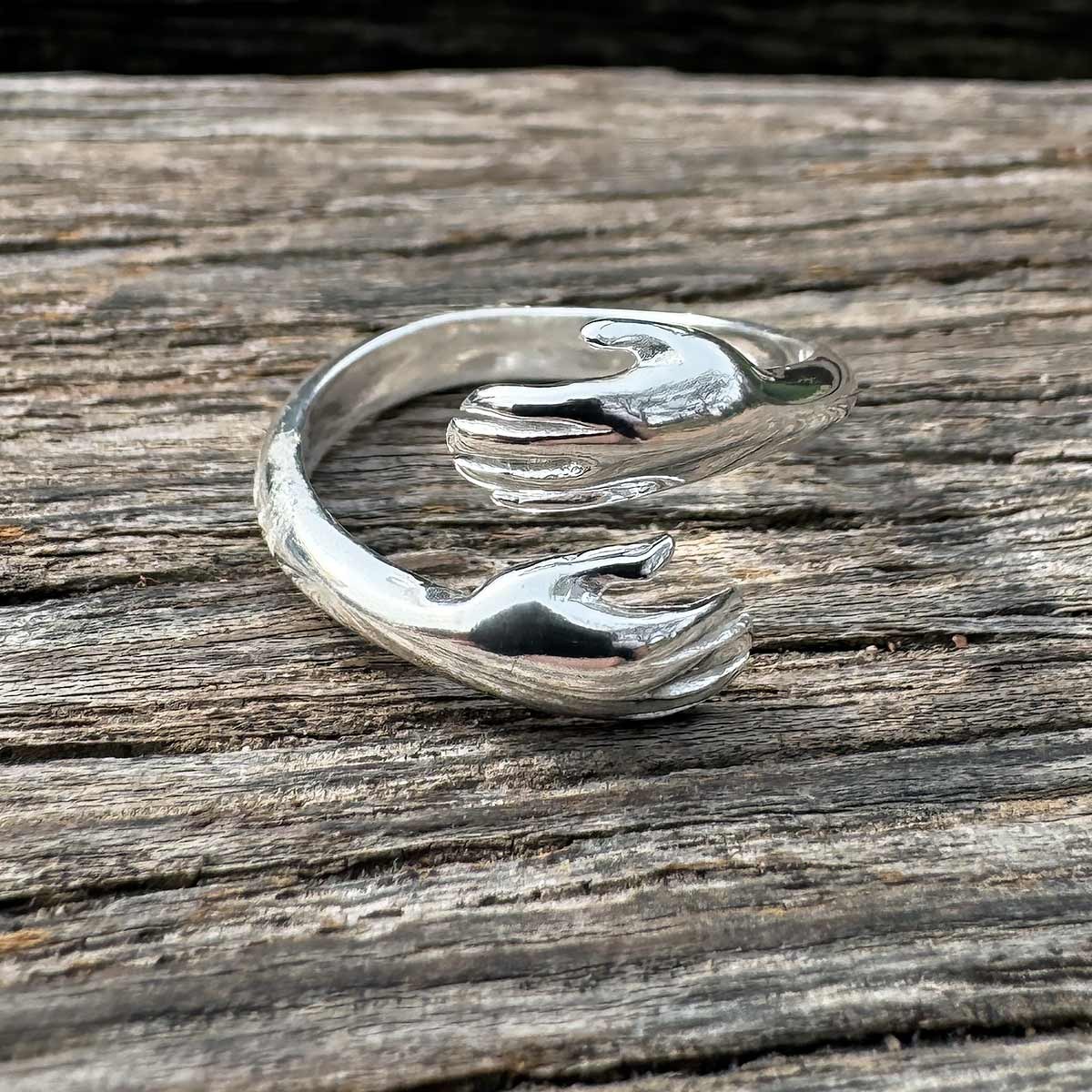 Anillo Manos Abiertas Ajustable | La Joya de Plata