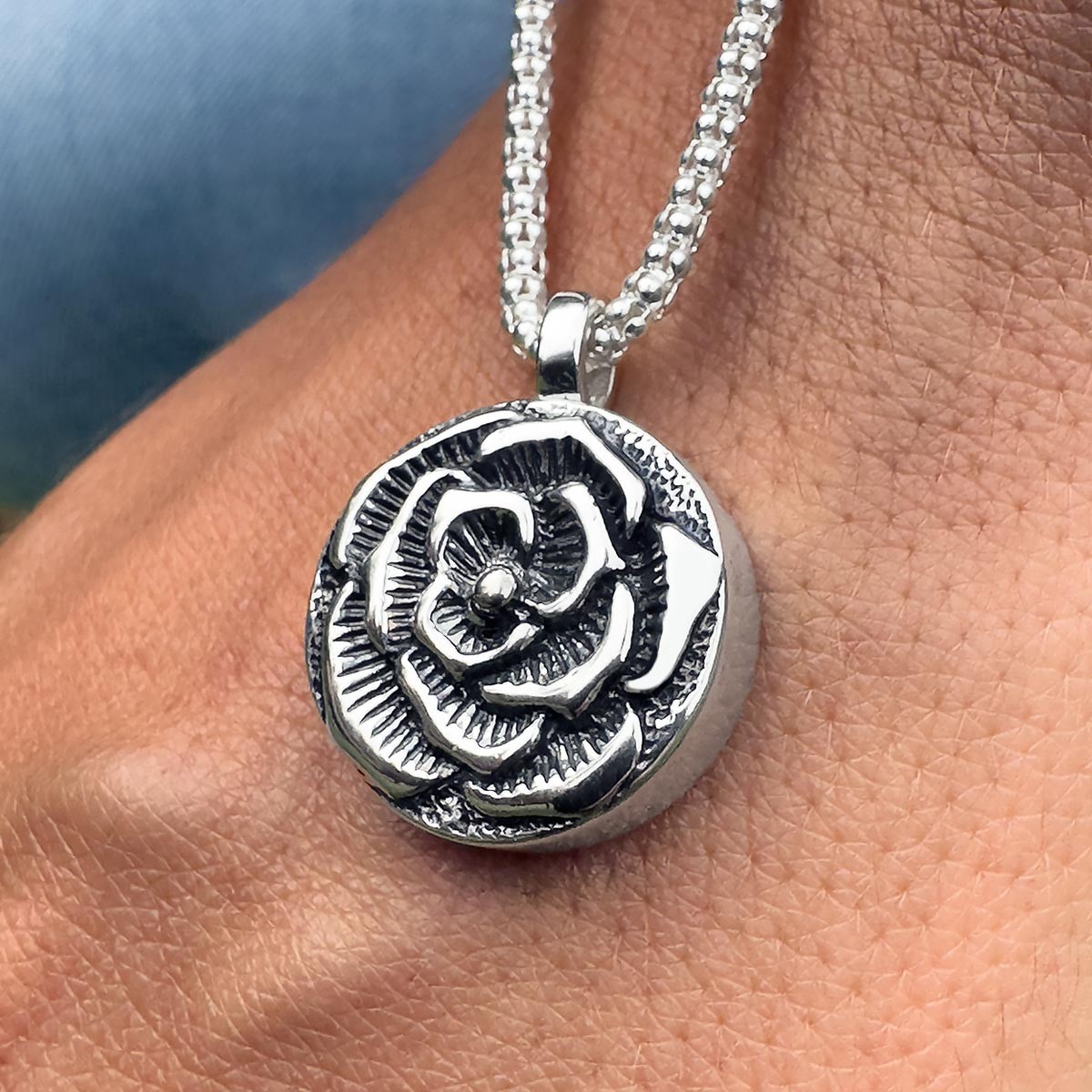 Guardapelos de Plata Rosa, joyería ancestral | La Joya de Plata