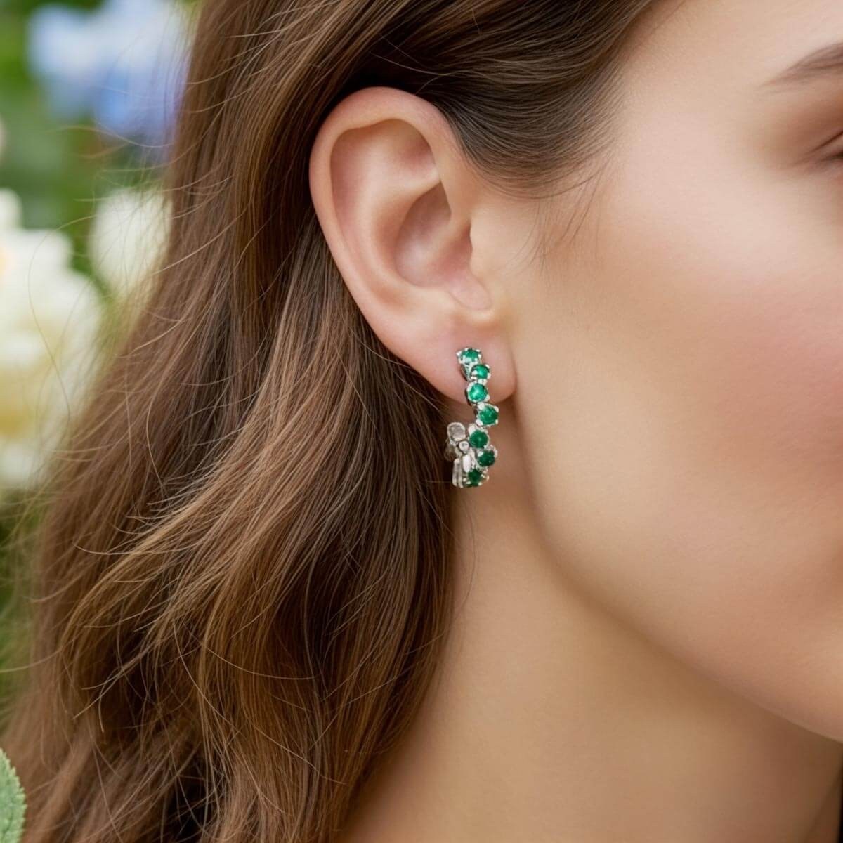 Pendientes de Medio Aro con Circonitas Verde Esmeralda | La Joya de Plata