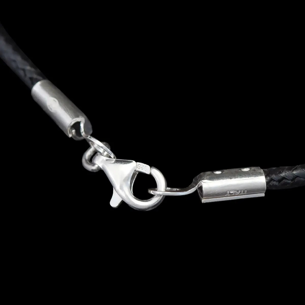 Cordón de Caucho Negro con Cierres de Plata de Ley | La Joya de Plata