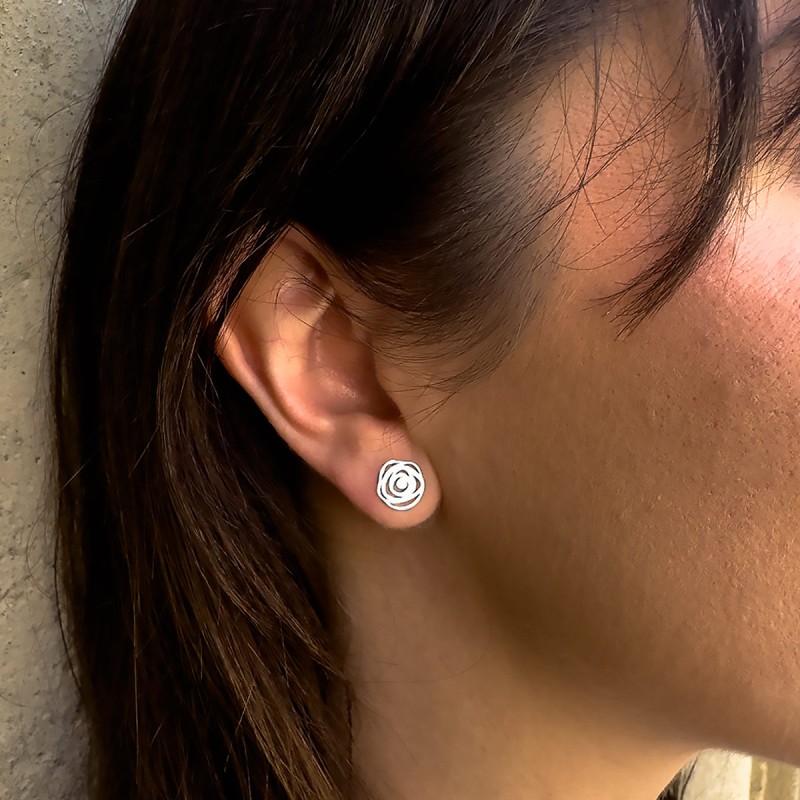Pendientes Flor Lisa de Plata 925 - Estilo Minimalista 2